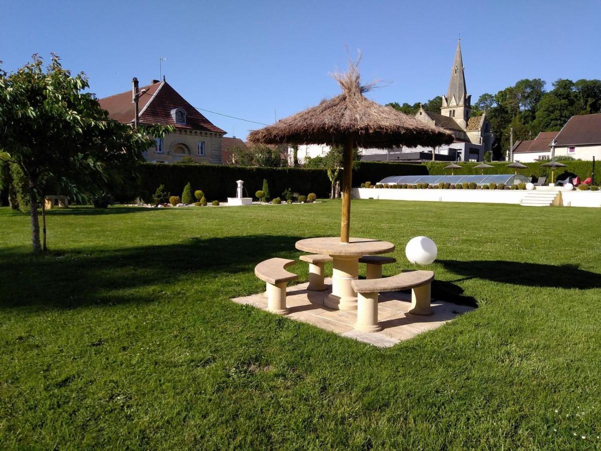 Le Domaine Des Papillons 호텔 Beaujeu-Saint-Vallier-et-Pierrejux 외부 사진