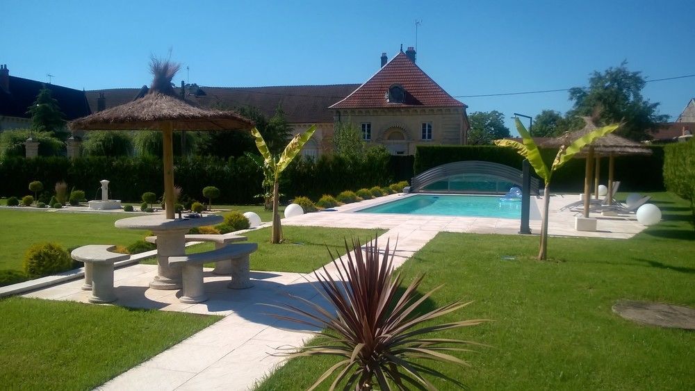Le Domaine Des Papillons 호텔 Beaujeu-Saint-Vallier-et-Pierrejux 외부 사진