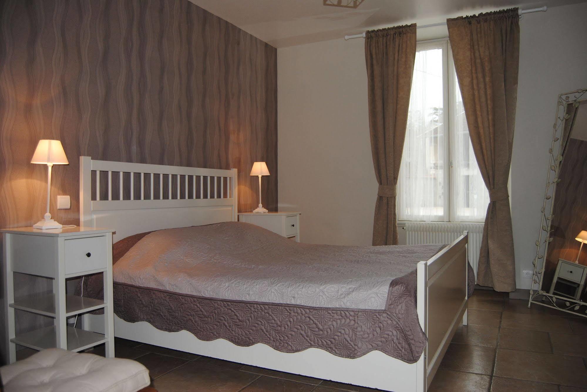 Le Domaine Des Papillons 호텔 Beaujeu-Saint-Vallier-et-Pierrejux 외부 사진