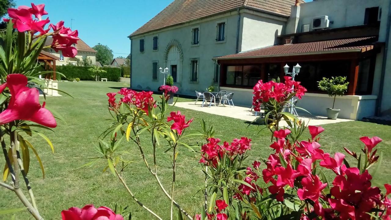 Le Domaine Des Papillons 호텔 Beaujeu-Saint-Vallier-et-Pierrejux 외부 사진