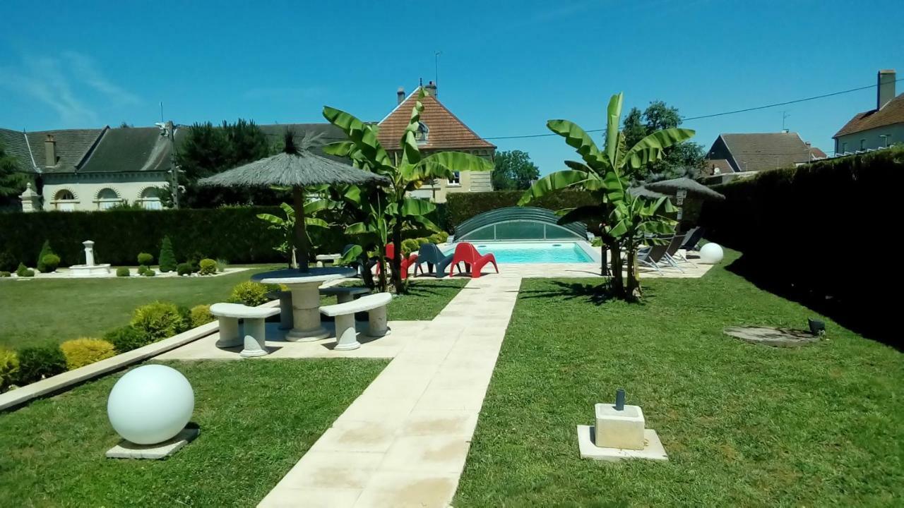 Le Domaine Des Papillons 호텔 Beaujeu-Saint-Vallier-et-Pierrejux 외부 사진